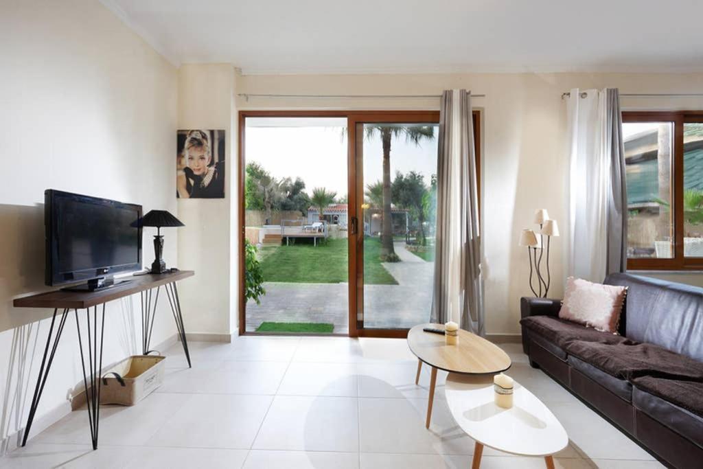 House 1 *
